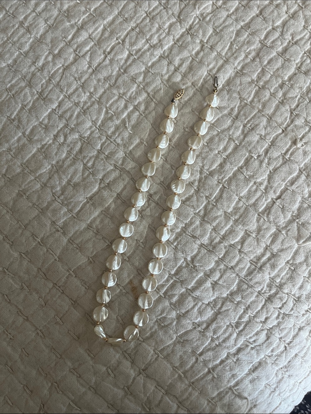 Elegant Pearl Bead Necklace - White Pearl Style